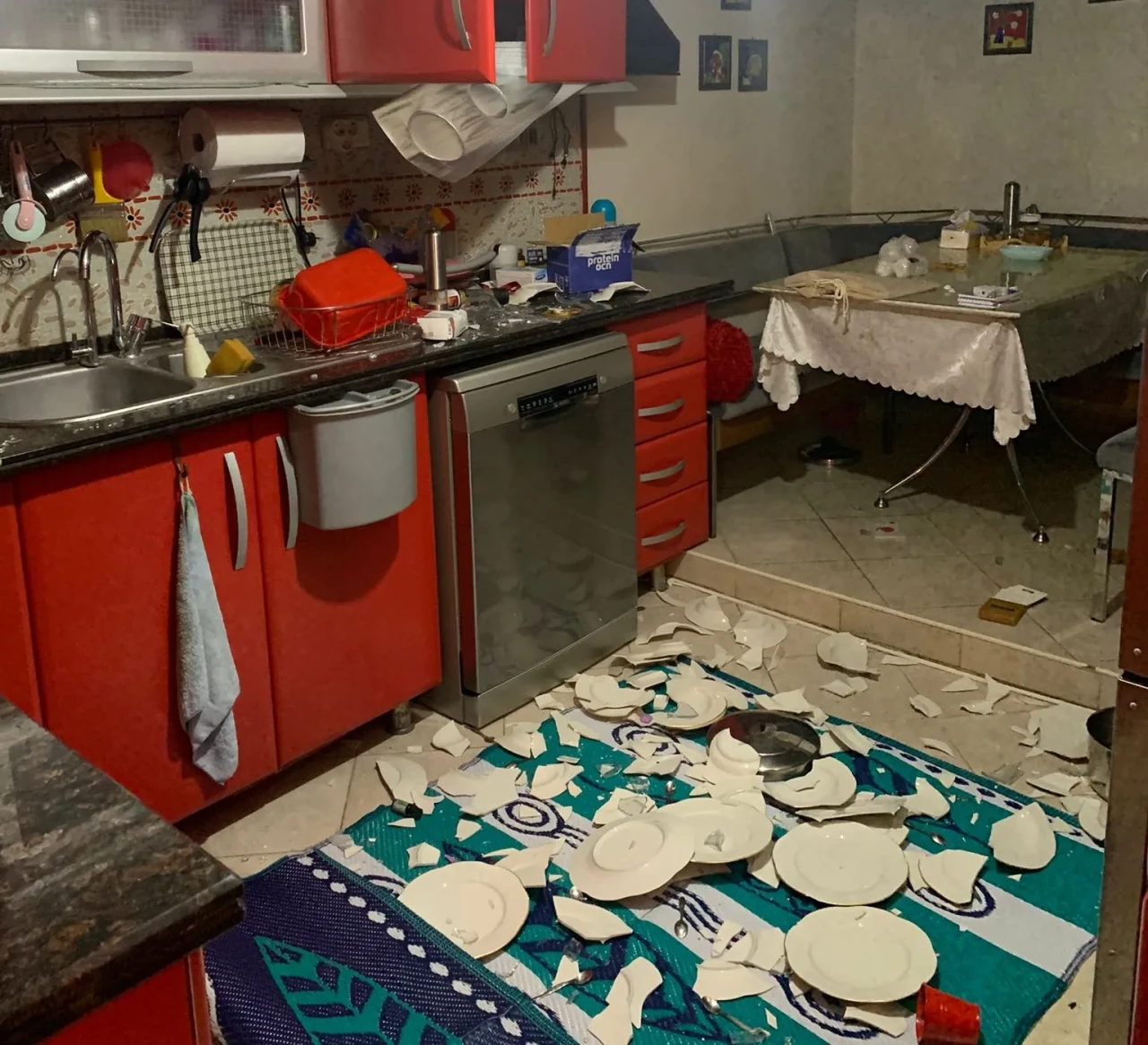 Karşıyaka’da Yıkım Korkusu: 6 Şiddetinde Deprem Yaşıyoruz