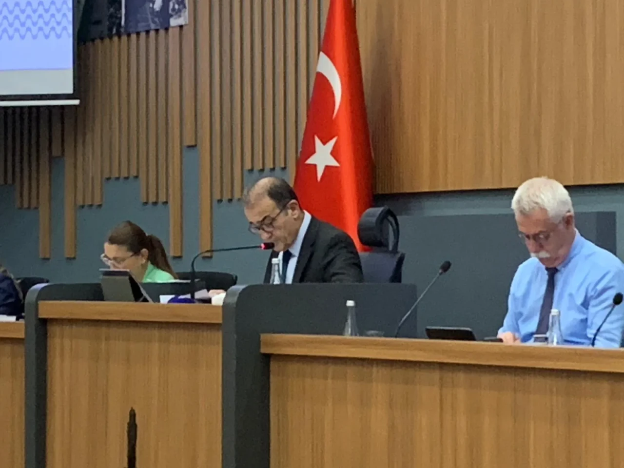 Meclis’te Büyükşehir'e İZBAN’a gizli zam suçlaması!