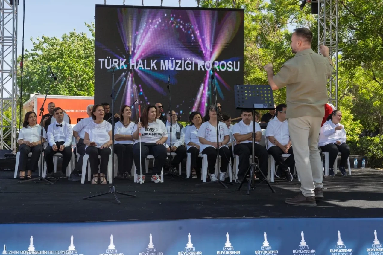 İzmir'de engelliler Haftası’na özel “Çarşamba Eğlencesi”