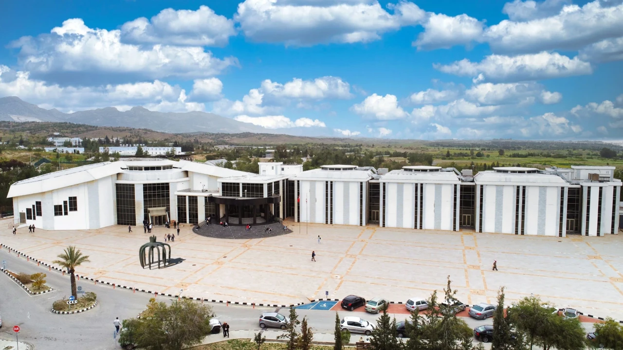 Yakın Doğu Üniversitesi’nden Lisansüstü Eğitime Büyük Destek