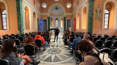 Gazeteciler İzmir’in kalbinde buluştu: Bir Arada Yaşam’ın izlerini takip etti!