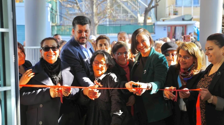 Karabağlar ’da Bir Günde İki Açılış