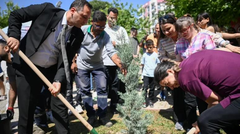 Bornova’da fidanlar toprakla buluştu