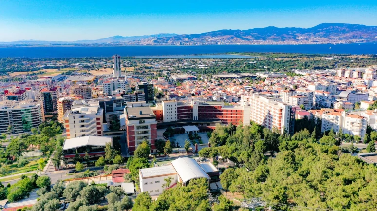 İzmir Ekonomi Üniversitesi’nin TÜBİTAK gururu: 5 proje, 5 destek