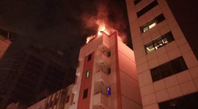 İzmir'de 5 katlı otelde yangın paniği, müşteriler tahliye edildi