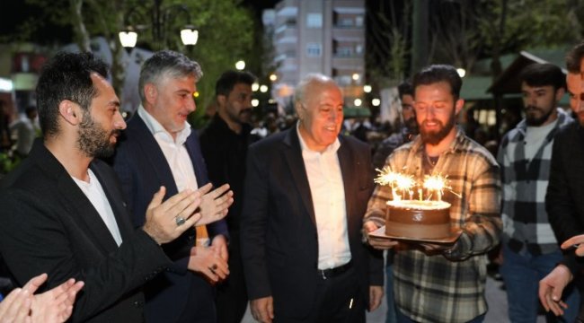 Başkan Hayrettin Demir'e sürpriz doğum günü kutlaması