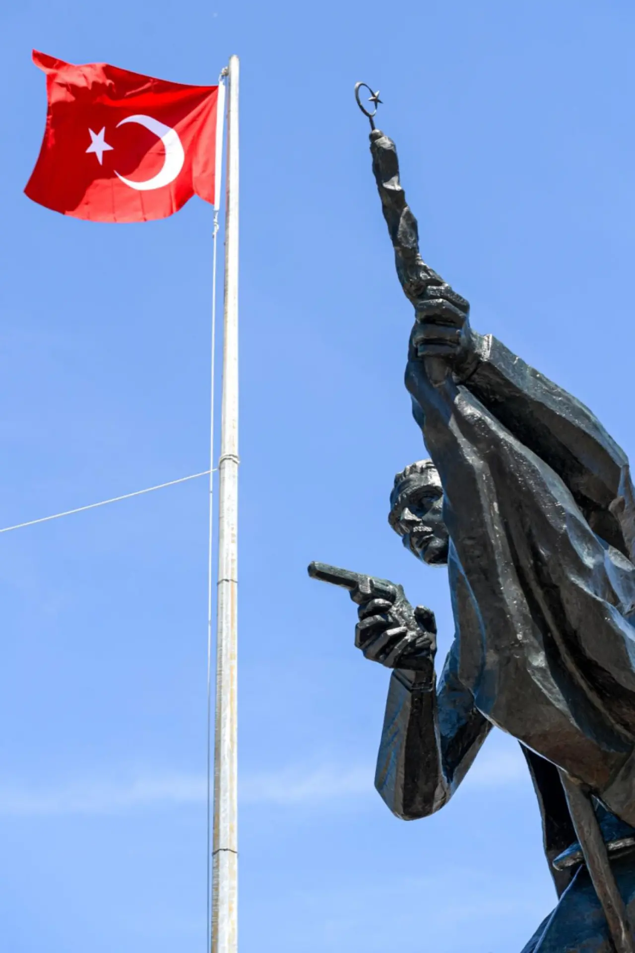 “DOĞRULARI YAZAN GAZETECİLER KAHRAMANDIR”