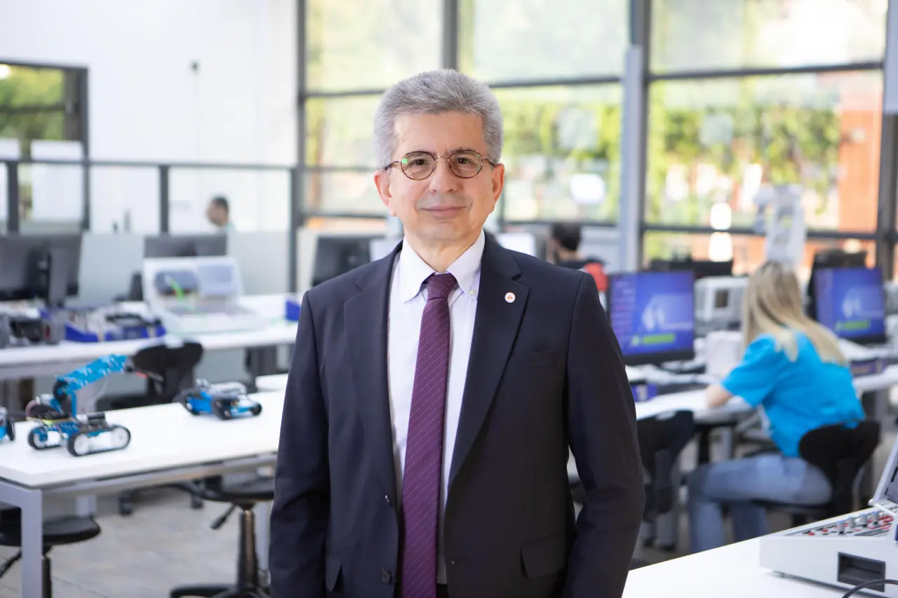 İEÜ Rektörü Prof. Dr. Yusuf Hakan Abacıoğlu